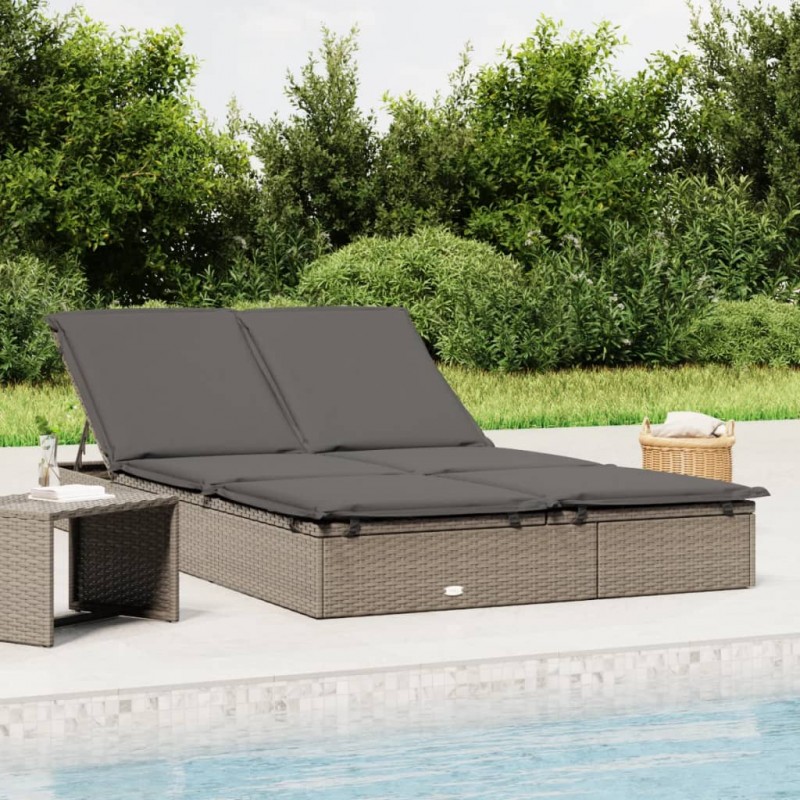 Acquista Lettino Prendisole 2 Persone con Cuscini Grigio in Polyrattan con riferimento GHV-319646 della ditta 