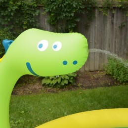 Acquista Piscinetta Gonfiabile Dinosauro Avenli 175x62cm con Gioco a Spruzzo d'Acqua per Bambini con riferimento 17786 della ditta FREEBIE