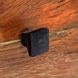 Acquista Comodino 40x30x50 cm in Legno Massello di recupero e Acciaio con riferimento GHV-282725 della ditta GARDENHOME