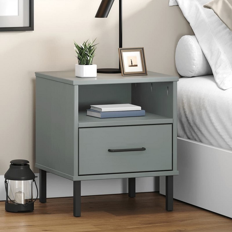 Acquista Comodino con Gambe in Metallo Grigio Legno Massello Pino OSLO con riferimento GHV-350971 della ditta GARDENHOME