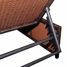 Acquista Lettini Prendisole 2 pz con Tavolo in Polyrattan Marrone con riferimento GHV-43068 della ditta GARDENHOME